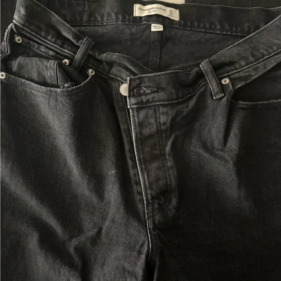 Abercrombie & Fitch Women's High Rise Black Jeans - Picture 7 of 9